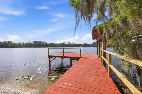 125 Twin Lake Grove Dr, Interlachen, FL 32148