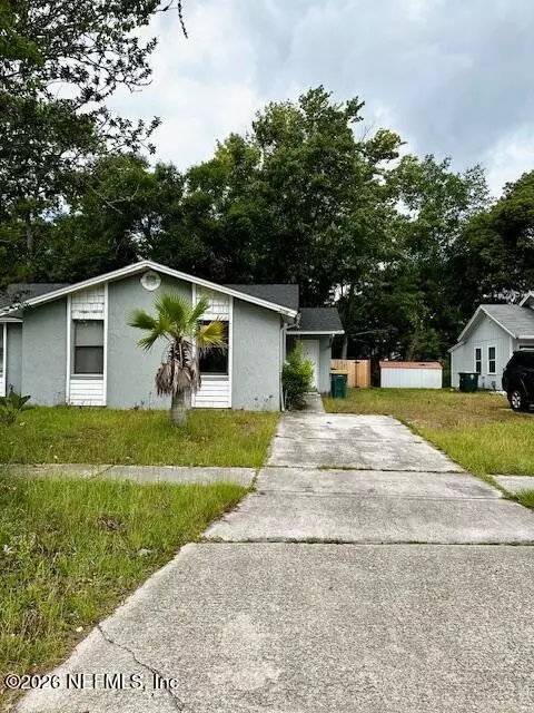 2726 Hidden Village Dr, Jacksonville, FL 32216