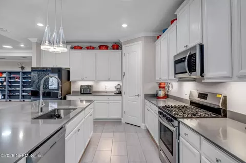 Kitchen - 196 Silver Reef Ln, Saint Augustine, FL 32095 photo 4 of 5