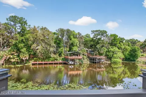 293 Maxwell Dr, Welaka, FL 32193