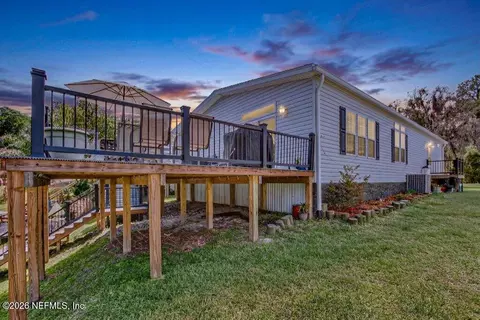 293 Maxwell Dr, Welaka, FL 32193