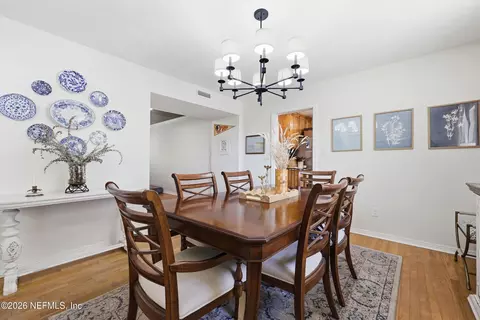 Dining - 1244 Glengarry Rd, Jacksonville, FL 32207 photo 2 of 3