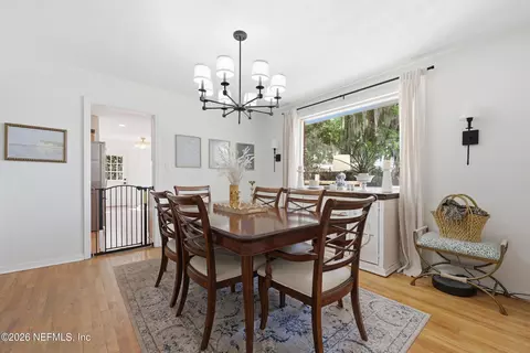 Dining - 1244 Glengarry Rd, Jacksonville, FL 32207 photo 3 of 3