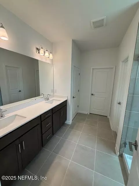 Bath - 864 Brook Forest Dr, Saint Augustine, FL 32092 photo 1 of 2