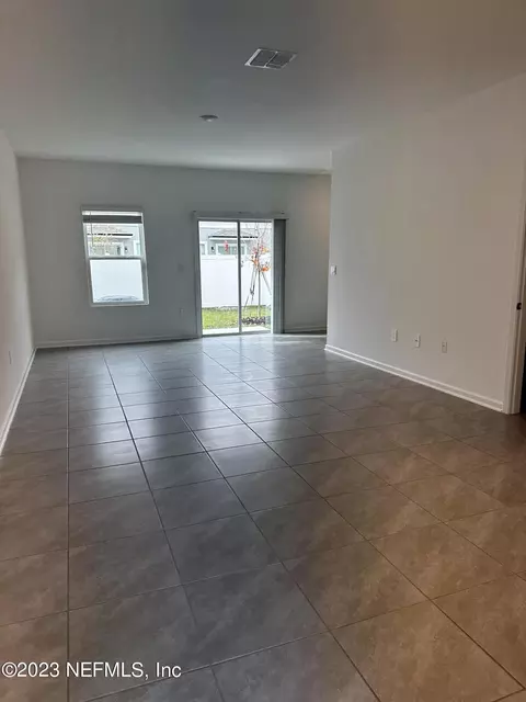 Living - 400 Talulla Trl, Saint Augustine, FL 32095 photo 1 of 9