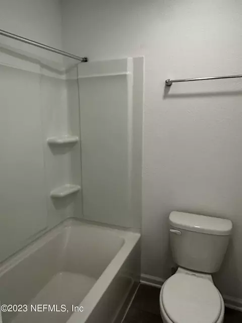 Bath - 409 Talulla Trl, Saint Augustine, FL 32095 photo 5 of 6