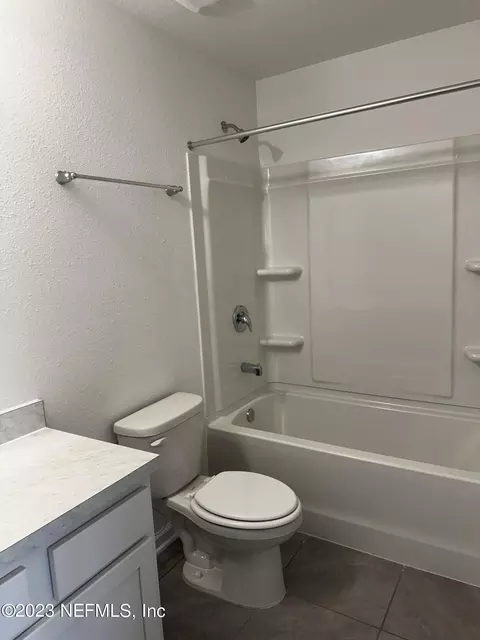 Bath - 409 Talulla Trl, Saint Augustine, FL 32095 photo 3 of 6