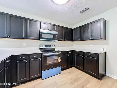 Kitchen - 5980 Sands Pointe Dr, Macclenny, FL 32063 photo 2 of 4