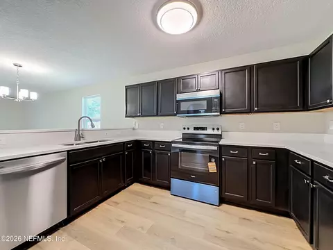 Kitchen - 5980 Sands Pointe Dr, Macclenny, FL 32063 photo 4 of 4