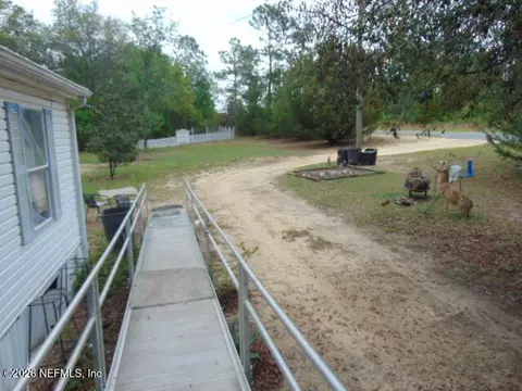 Exterior - 130 Interlachen Blvd, Interlachen, FL 32148 photo 5 of 6