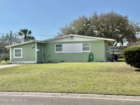 850 Sailfish Dr E, Atlantic Beach, FL 32233