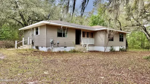 116 James Ave, Interlachen, FL 32148