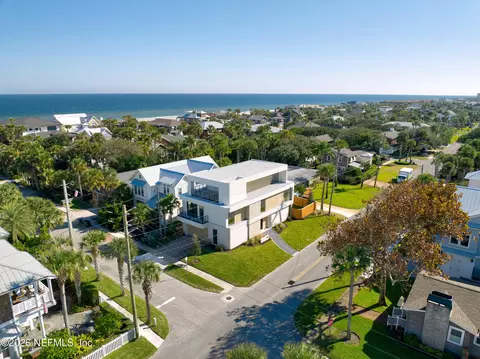 View/Area - 1475 Ocean Blvd, Atlantic Beach, FL 32233 photo 2 of 9