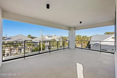 Exterior - 1475 Ocean Blvd, Atlantic Beach, FL 32233 photo 2 of 9