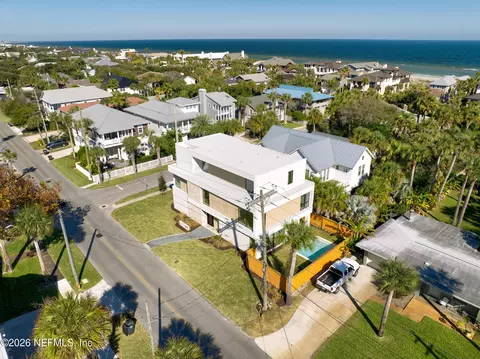View/Area - 1475 Ocean Blvd, Atlantic Beach, FL 32233 photo 6 of 9