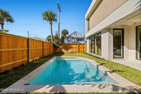 Exterior - 1475 Ocean Blvd, Atlantic Beach, FL 32233 photo 8 of 9