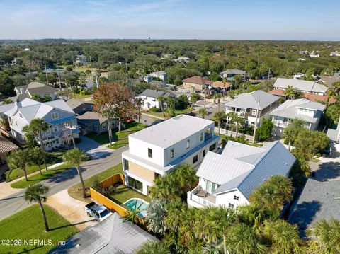 View/Area - 1475 Ocean Blvd, Atlantic Beach, FL 32233 photo 5 of 9