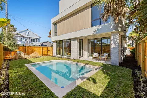Exterior - 1475 Ocean Blvd, Atlantic Beach, FL 32233 photo 6 of 9