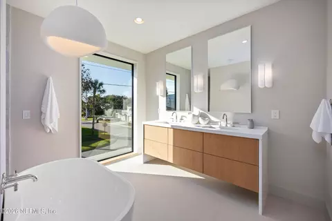 Bath - 1475 Ocean Blvd, Atlantic Beach, FL 32233 photo 1 of 14
