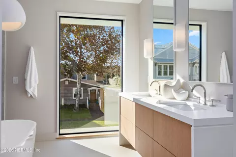Bath - 1475 Ocean Blvd, Atlantic Beach, FL 32233 photo 2 of 14