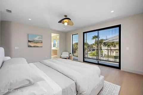 Bedroom - 1475 Ocean Blvd, Atlantic Beach, FL 32233 photo 3 of 10