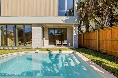 Exterior - 1475 Ocean Blvd, Atlantic Beach, FL 32233 photo 4 of 9