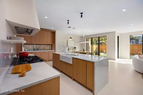 Kitchen - 1475 Ocean Blvd, Atlantic Beach, FL 32233 photo 6 of 10