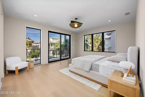 Bedroom - 1475 Ocean Blvd, Atlantic Beach, FL 32233 photo 1 of 10