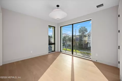 Bedroom - 1475 Ocean Blvd, Atlantic Beach, FL 32233 photo 8 of 10