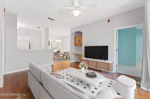 8601 Beach Blvd #320, Jacksonville, FL 32216