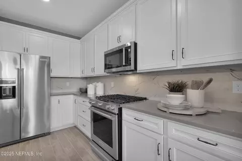 Kitchen - 274 Flintlock Ln, Saint Augustine, FL 32095 photo 2 of 3