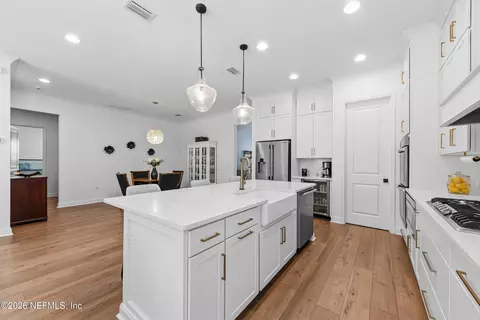 Kitchen - 294 Sawgrass Dr, Yulee, FL 32097 photo 5 of 5