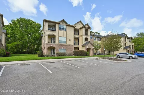 7800 Point Meadows Dr #322, Jacksonville, FL 32256
