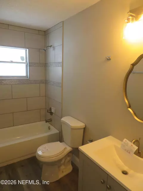 Bath - 538 Boykins Ln, Baldwin, FL 32234 photo 1 of 3