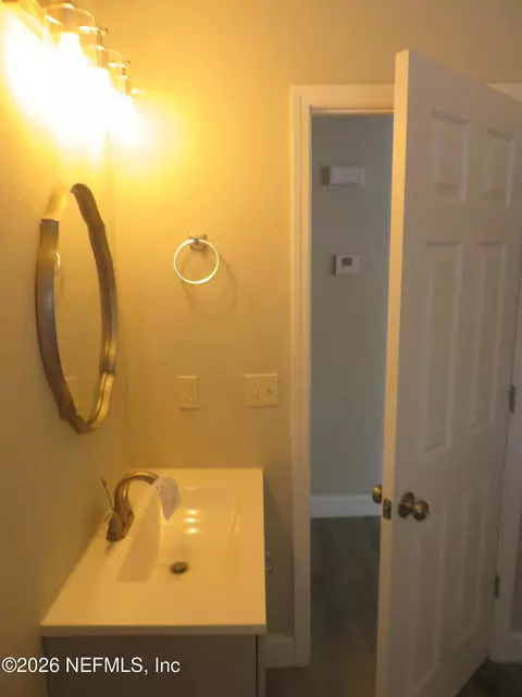 Bath - 538 Boykins Ln, Baldwin, FL 32234 photo 3 of 3