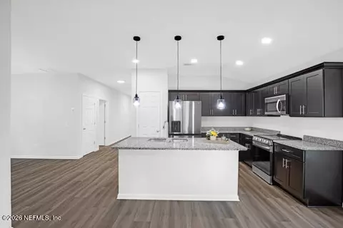 Kitchen - 407 Rustic Rd, Satsuma, FL 32189 photo 2 of 4