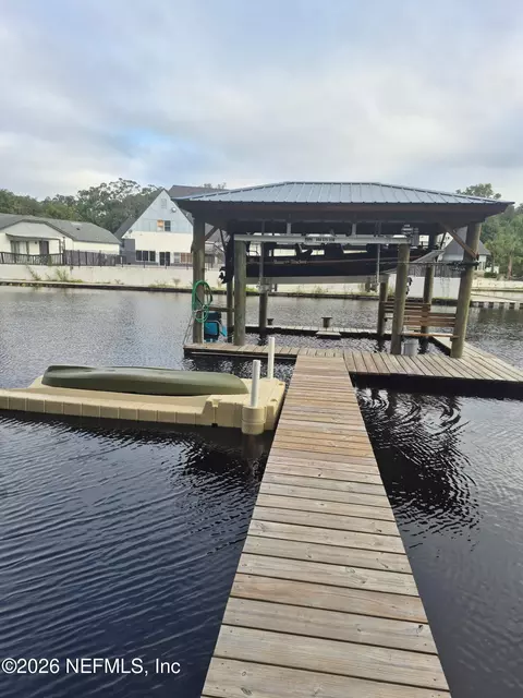 6093 Hyde Park Cir, Jacksonville, FL 32210