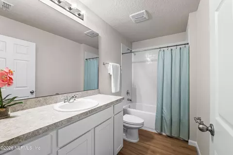 Bath - 231 W 39th St, Jacksonville, FL 32206 photo 2 of 2