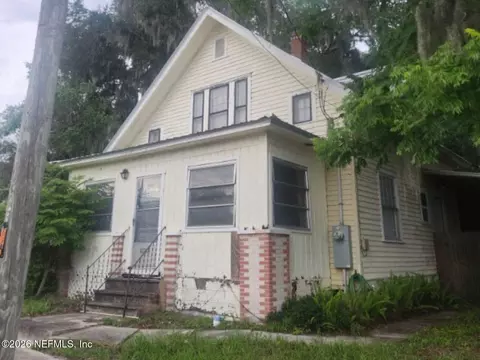 216 N Summit St, Crescent City, FL 32112