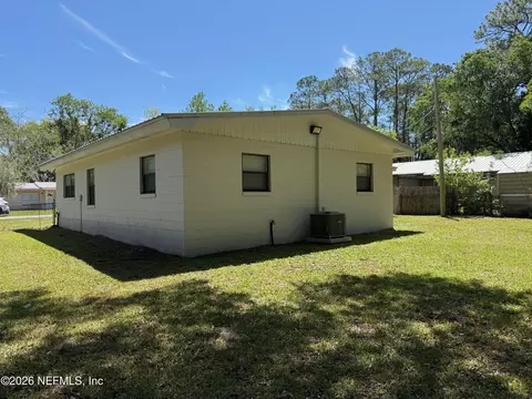 Exterior - 1135 Neil Ct, Starke, FL 32091 photo 9 of 11