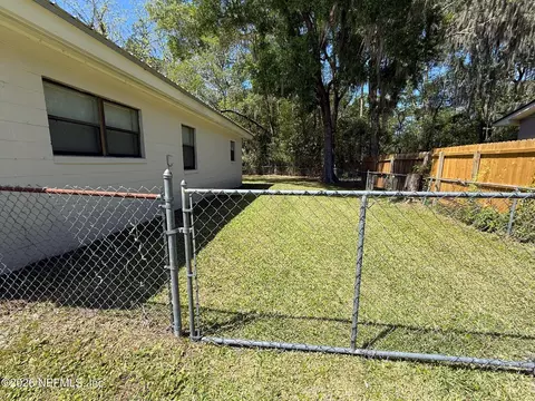 Exterior - 1135 Neil Ct, Starke, FL 32091 photo 10 of 11