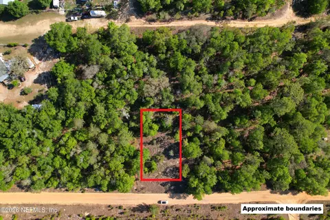 115 Duval Ave, Interlachen, FL 32148