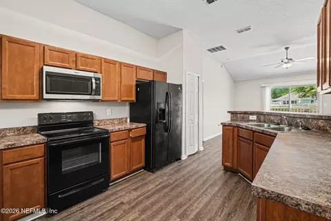 Kitchen - 94011 Last Ln, Yulee, FL 32097 photo 1 of 1