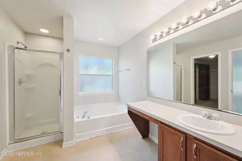 Bath - 86648 Cartesian Pointe Dr, Yulee, FL 32097 photo 1 of 1
