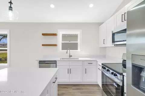 Kitchen - 4705 Avenue B, Saint Augustine, FL 32095 photo 4 of 4