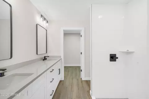 Bath - 4705 Avenue B, Saint Augustine, FL 32095 photo 3 of 3