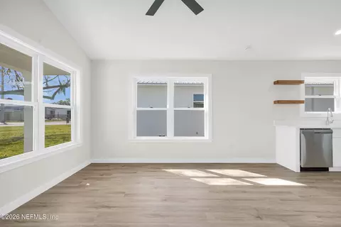 Living - 4705 Avenue B, Saint Augustine, FL 32095 photo 1 of 3