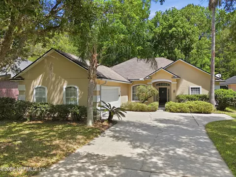 820 W Cumberland Ct, Jacksonville, FL 32259