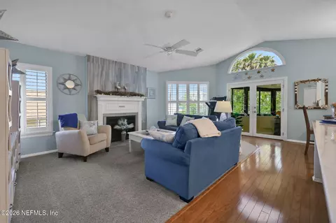 118 Governor St #208, Green Cove Springs, FL 32043