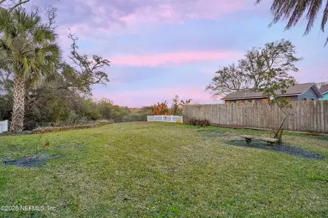 Exterior - 28 E Park Ave, Saint Augustine, FL 32084 photo 10 of 18